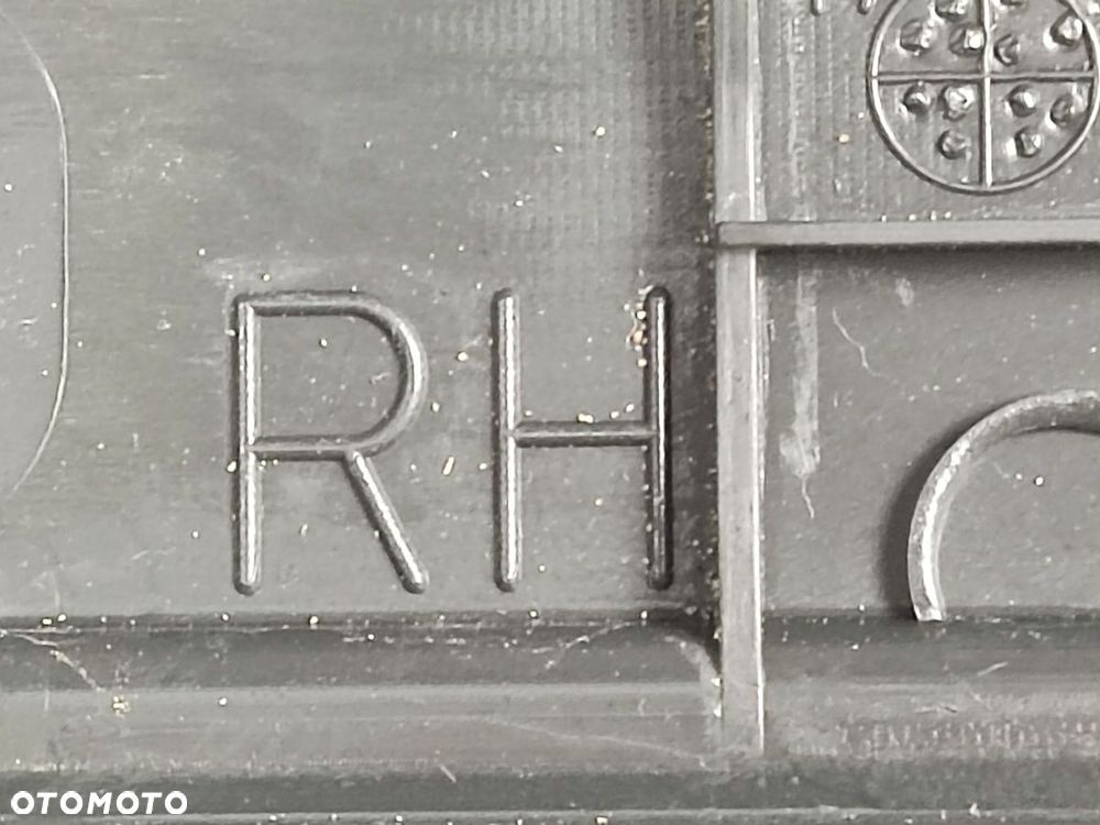 LEXUS ES gen VII od 2018r Listwy Progowe Nakładki - 22