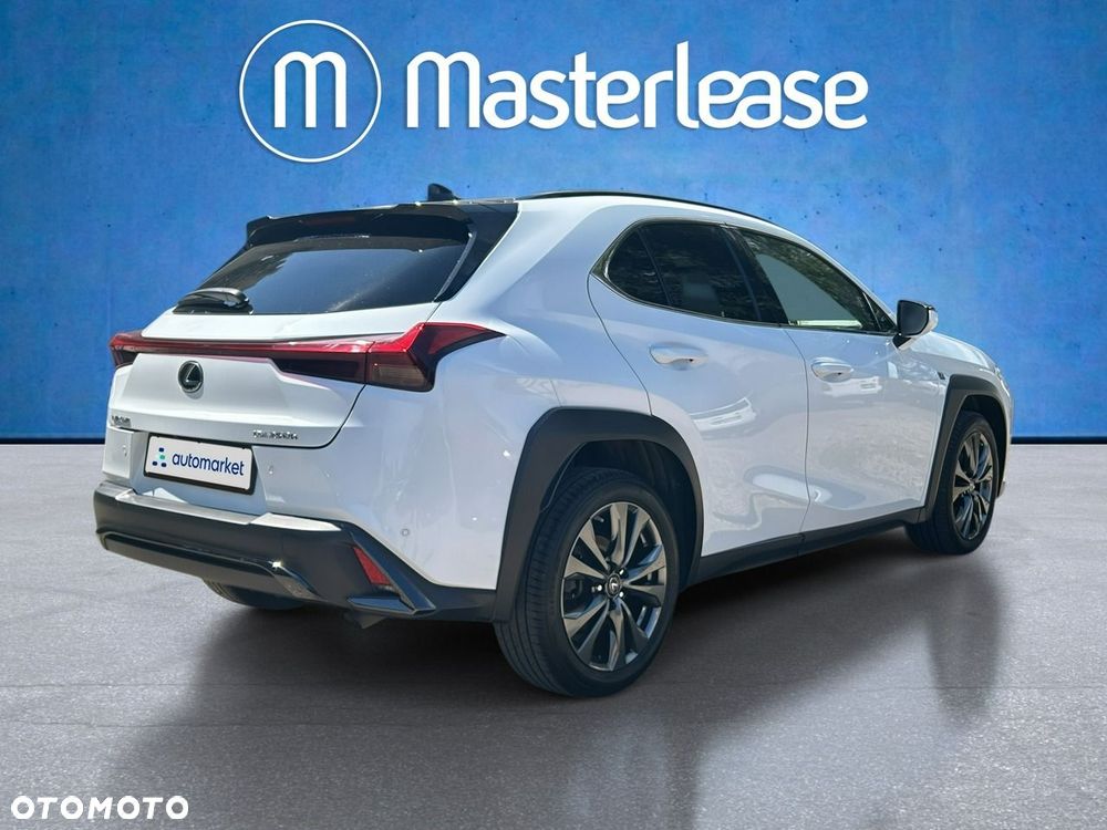 Lexus UX - 5