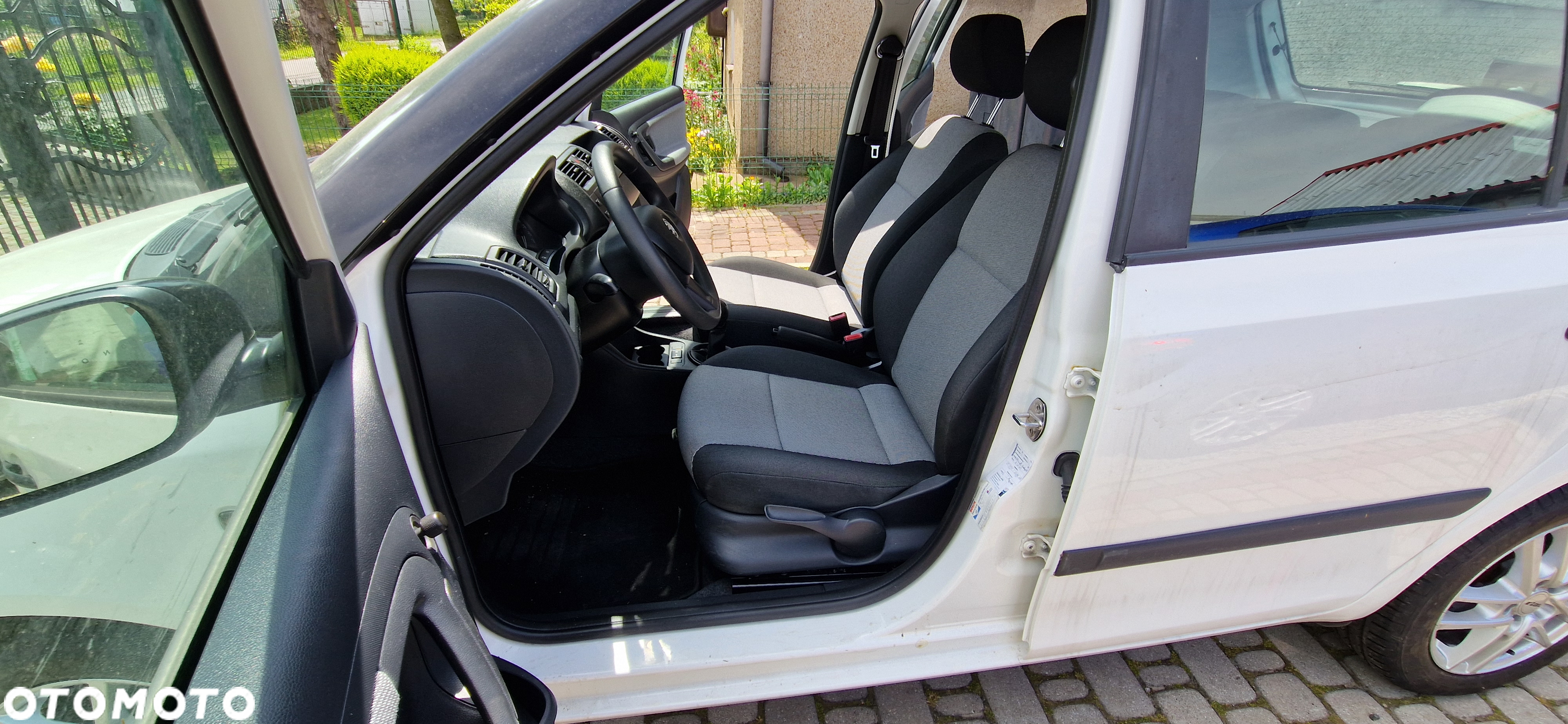 Skoda Fabia 1.4 16V Active - 11