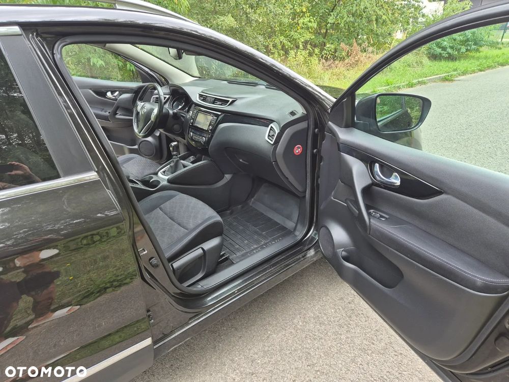 Nissan Qashqai 1.2 DIG-T N-Connecta EU6 - 16
