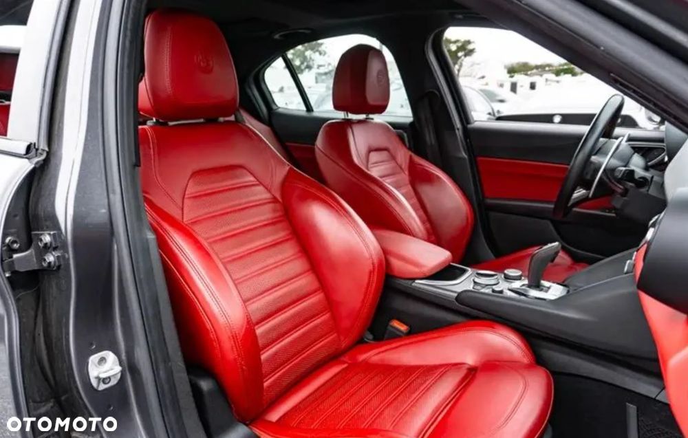 Alfa Romeo Giulia - 12