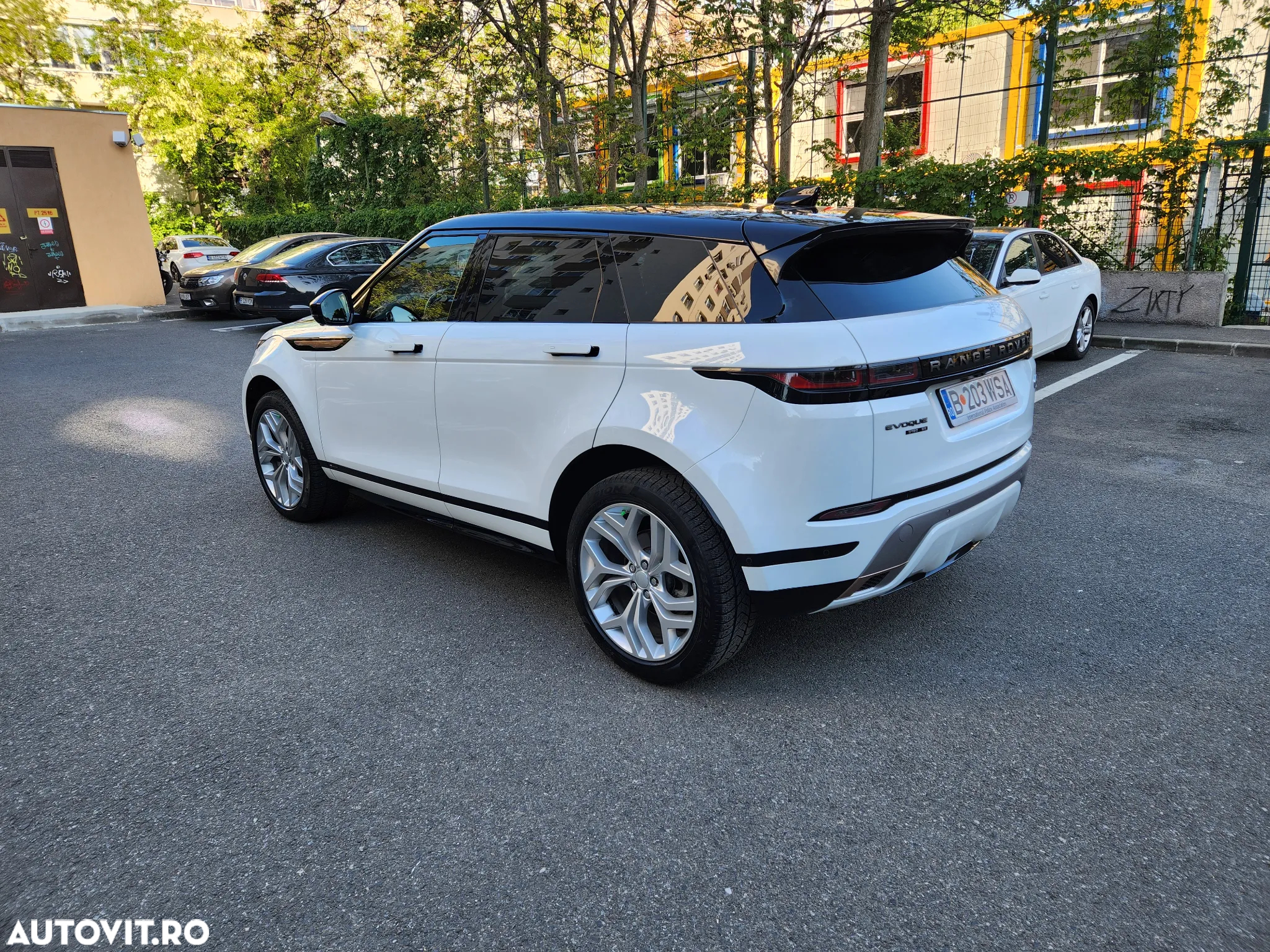 Land Rover Range Rover Evoque 2.0 D180 R-Dynamic SE - 4