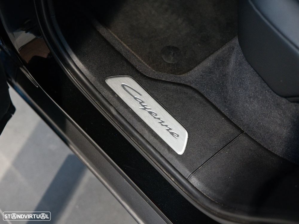 Porsche Cayenne Coupé E-Hybrid - 27