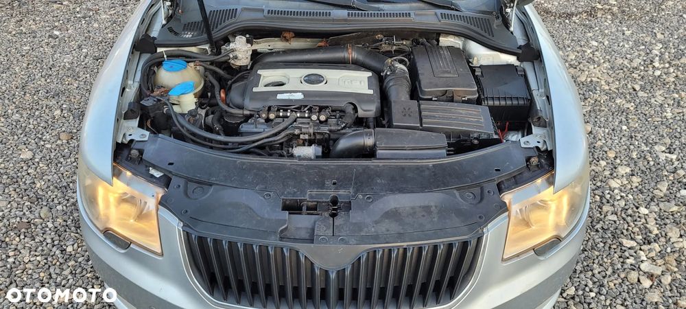 Skoda Superb 1.8 TSI FAMILY - 28