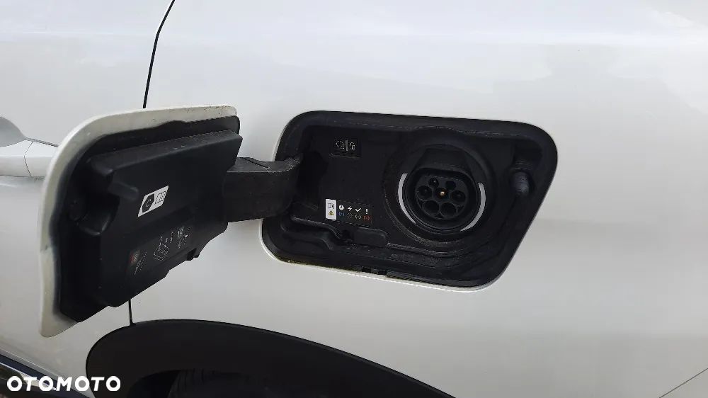 Peugeot 3008 1.6 PureTech Hybrid PHEV Allure Pack S&S EAT8 - 24