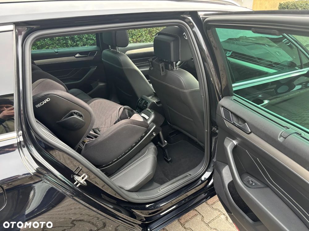 Volkswagen Passat 2.0 TDI SCR DSG Elegance - 19