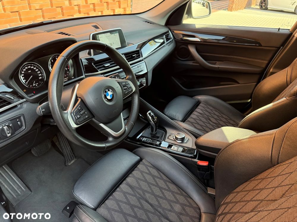 BMW X1 xDrive18d xLine - 10