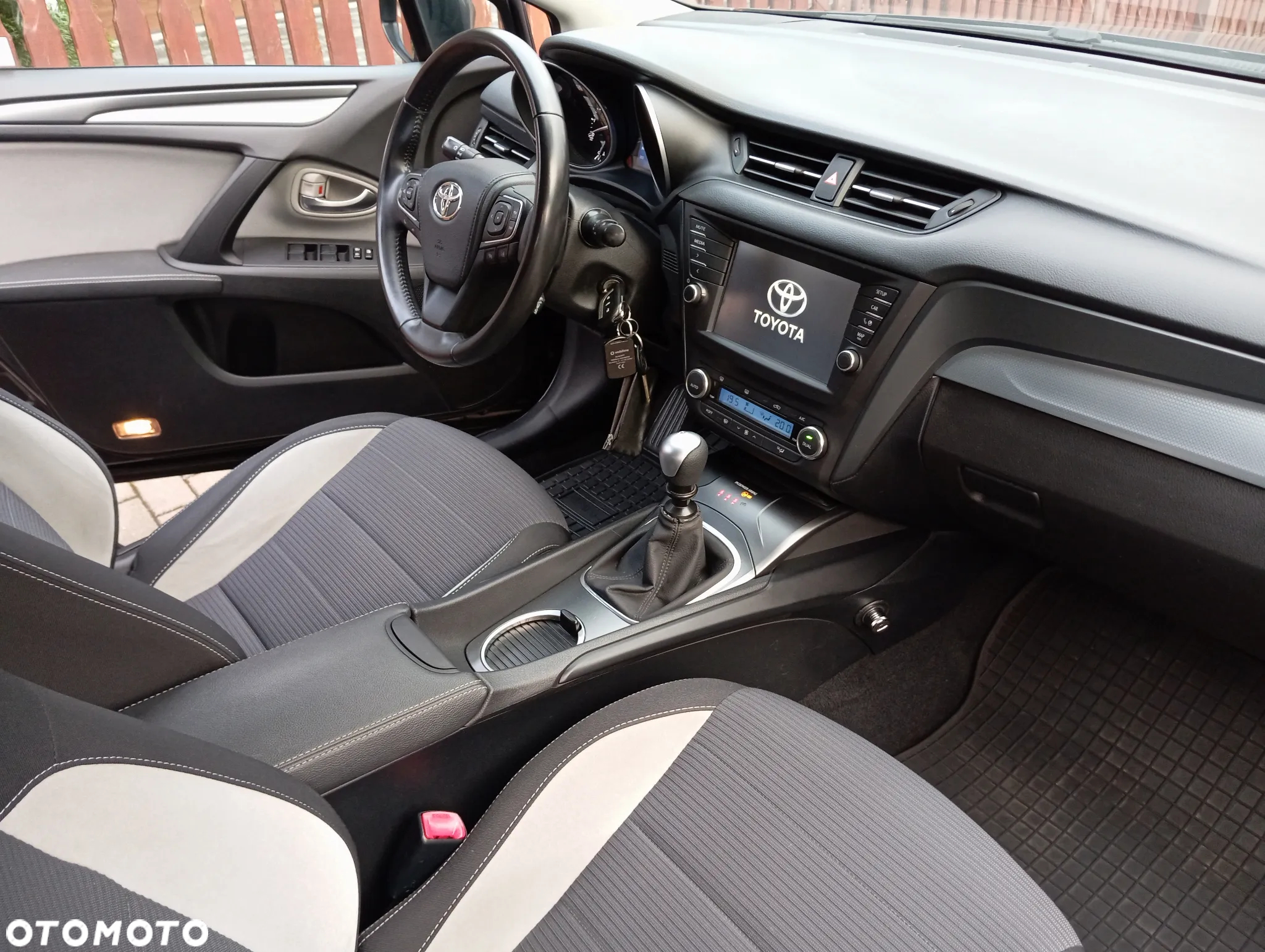 Toyota Avensis 1.8 Prestige - 23