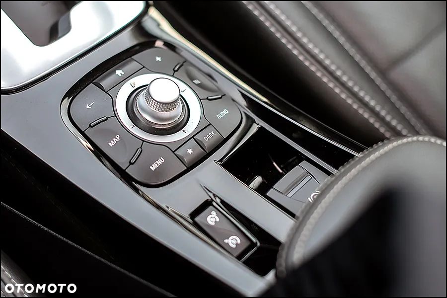 Renault Laguna dCi 175 FAP Initiale - 26