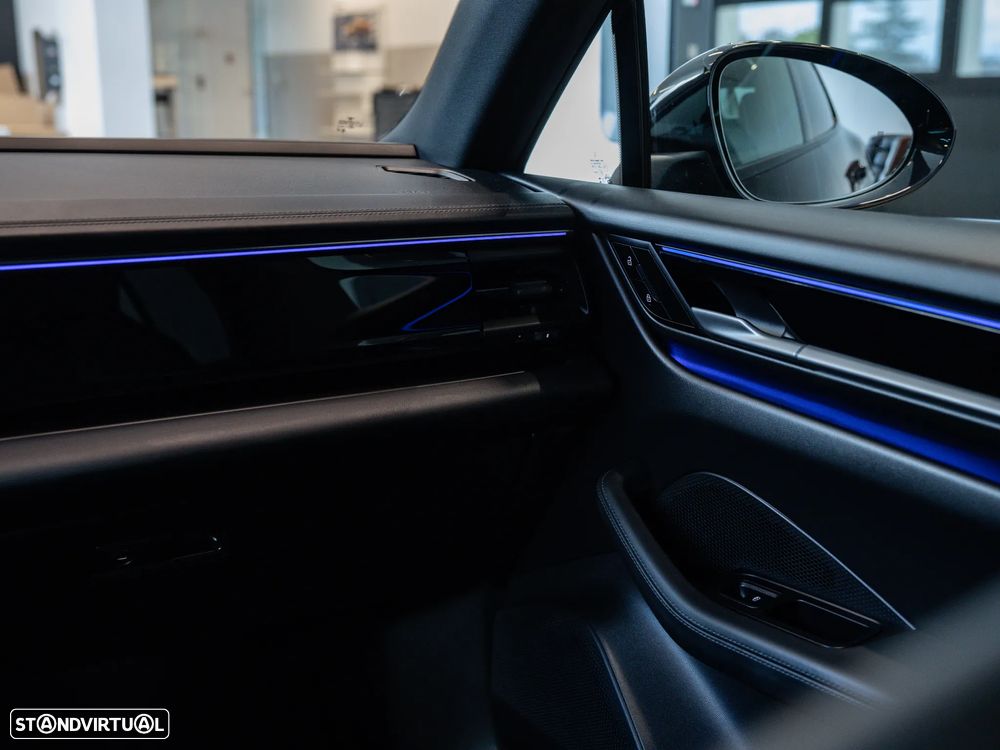Porsche Macan Electric - 22
