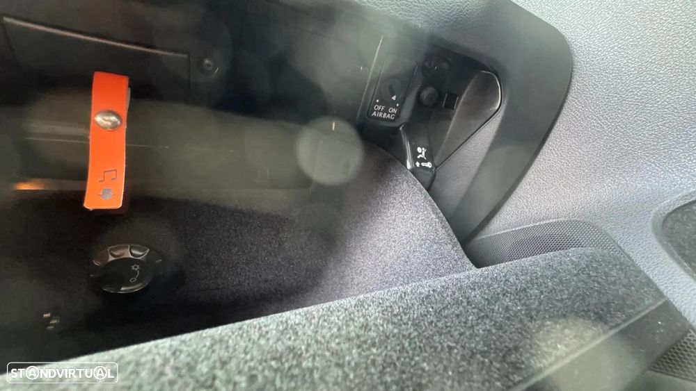 VW Passat 1.6 TDI BlueMotion - 31