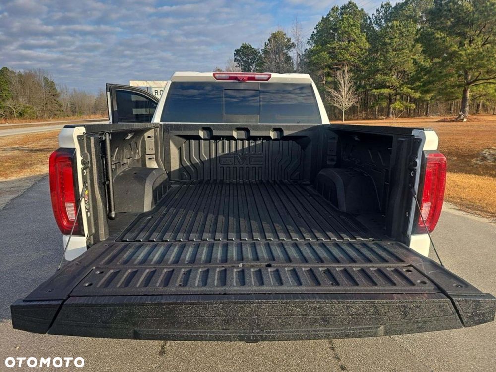 GMC Sierra - 4