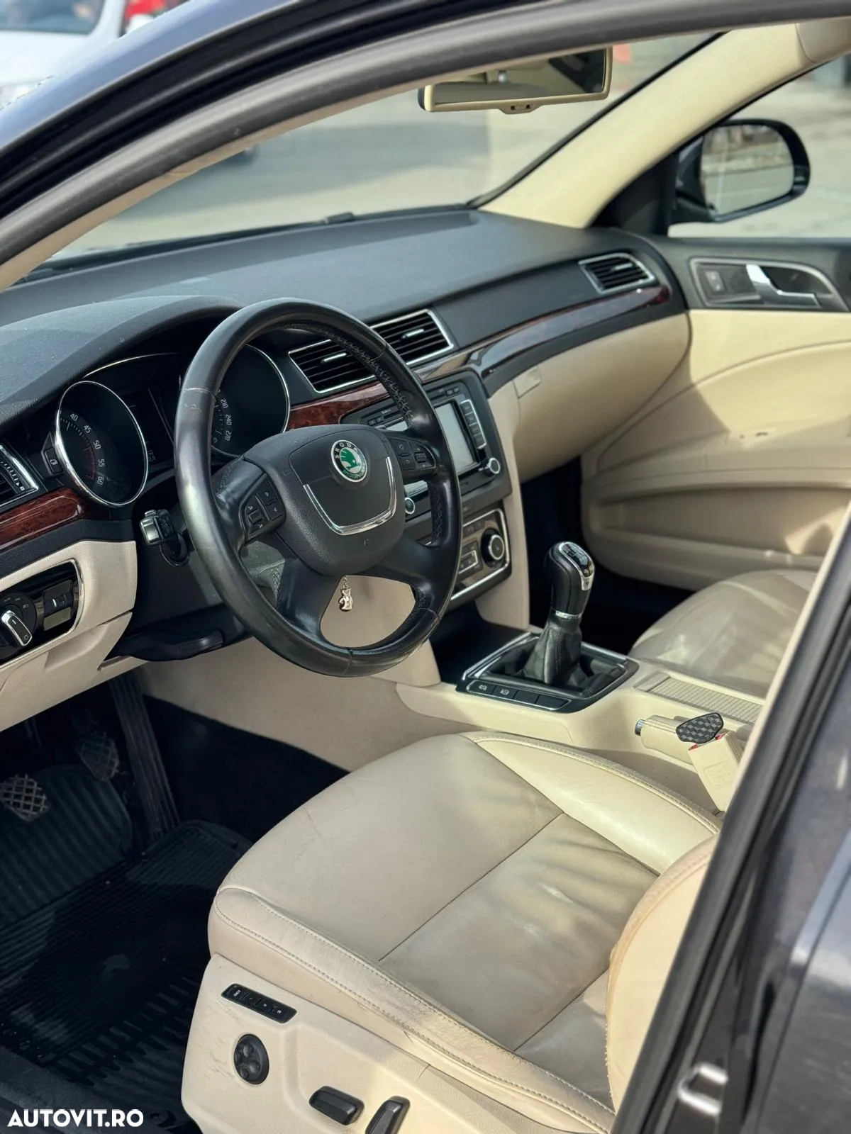 Skoda Superb 2.0 TDI 4x4 Elegance - 10