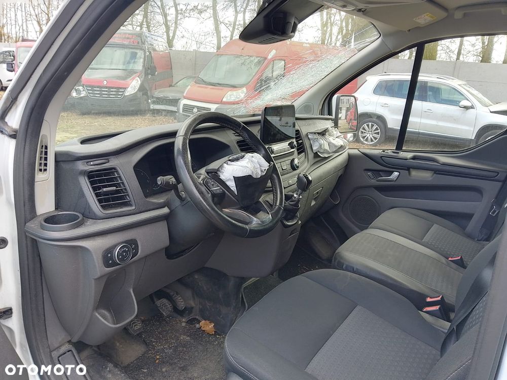 Ford TRANSIT CUSTOM L2H1 - 9