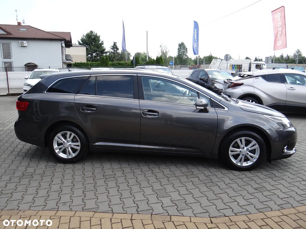 Toyota Avensis Touring Sports 1.8 Executive - 7