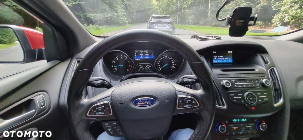 Ford Focus 1.5 EcoBoost ST-Line - 6