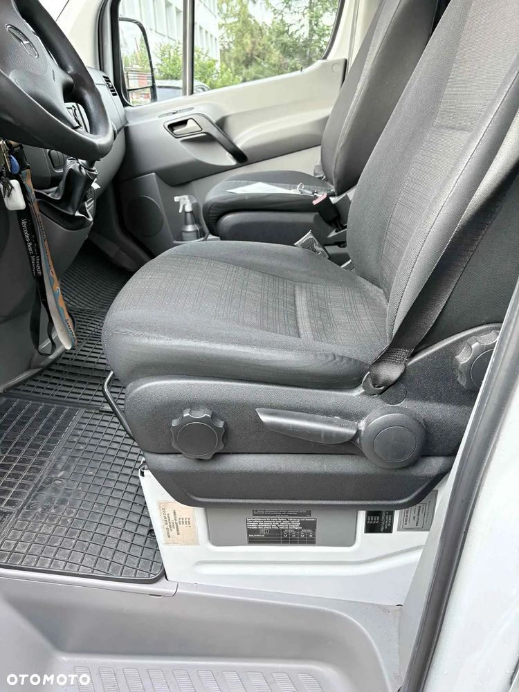 Mercedes-Benz Sprinter - 10
