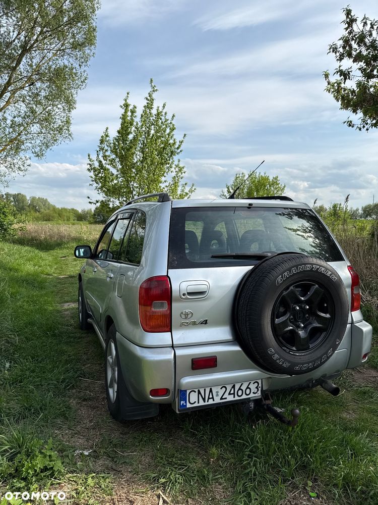 Toyota RAV4 2.0 D-4D 4x4 - 4