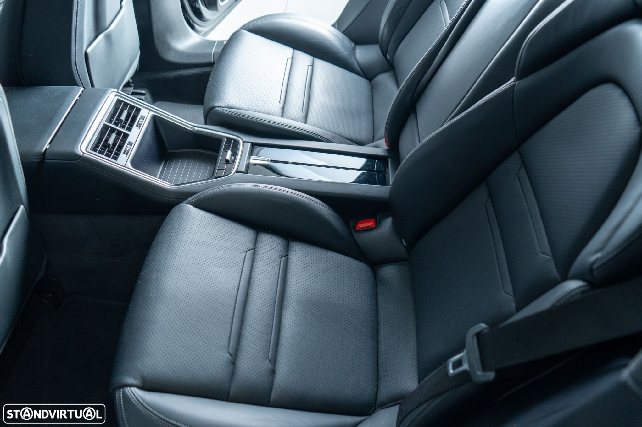 Porsche Panamera 4 E-Hybrid - 16