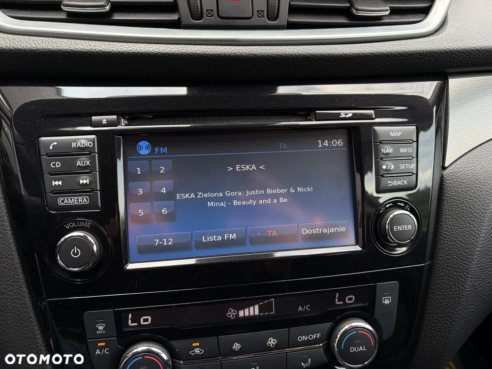 Nissan Qashqai 1.3 DIG-T N-Connecta - 25