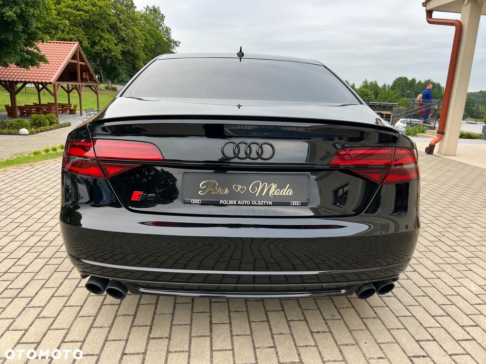Audi S8 Plus - 24