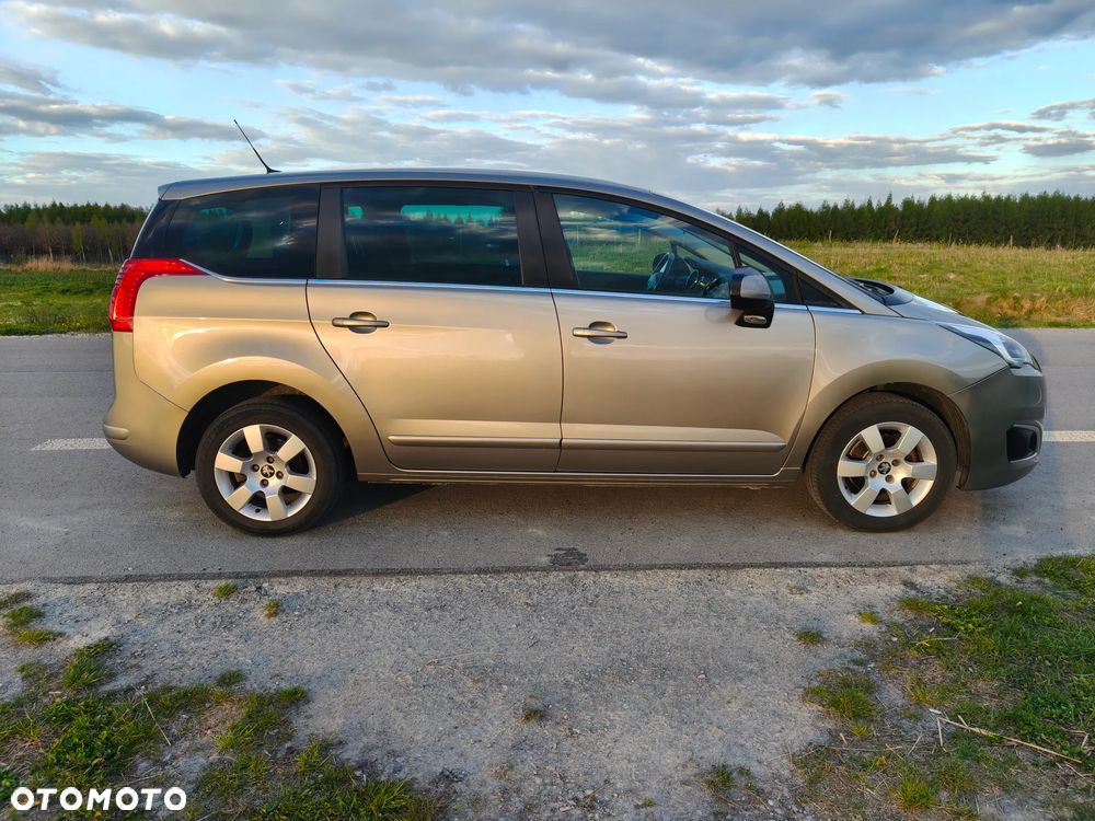 Peugeot 5008 - 9