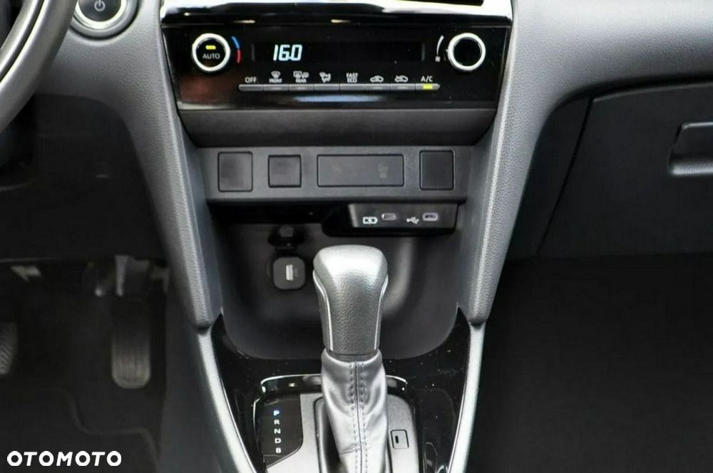 Toyota Yaris - 33