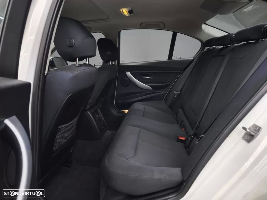 BMW 320 d Aut. Modern Line - 40