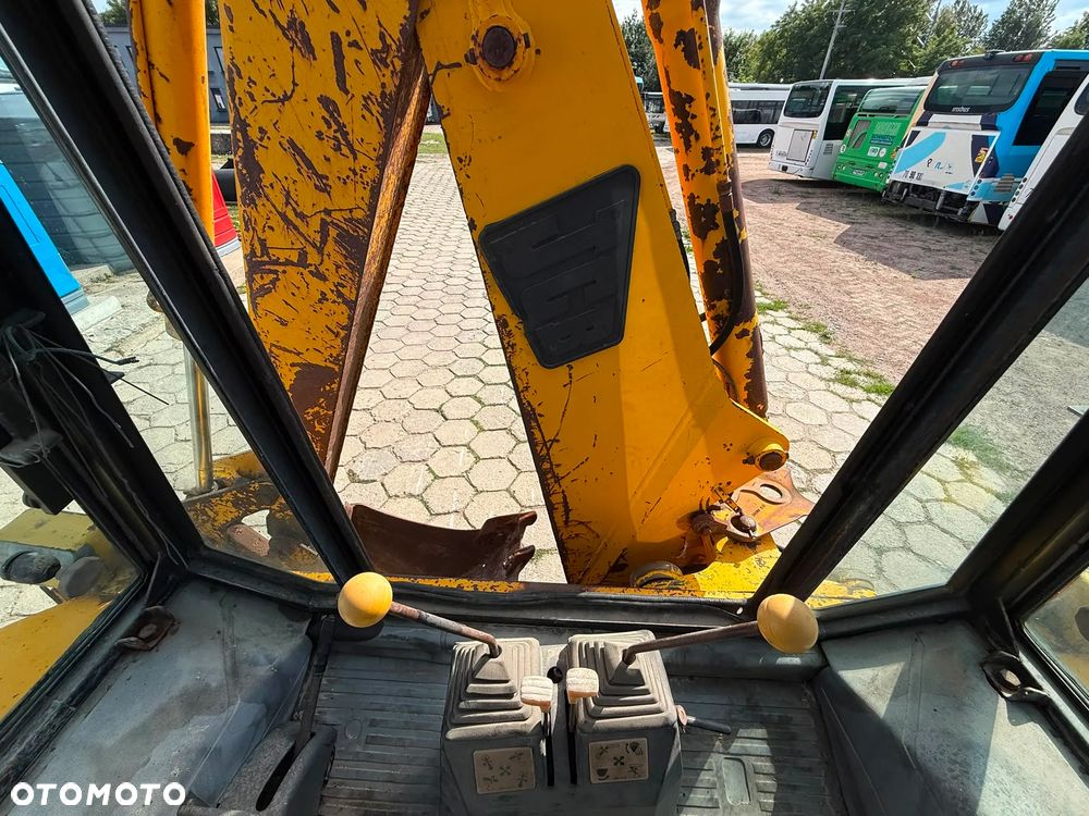 JCB 3CX - 8