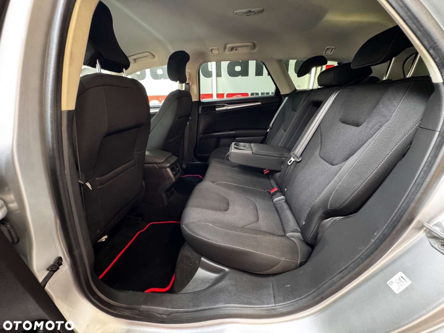 Ford Mondeo - 34