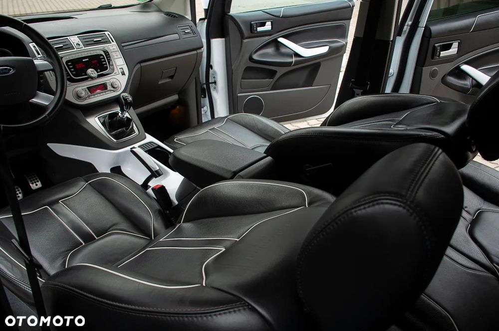 Ford Kuga - 25