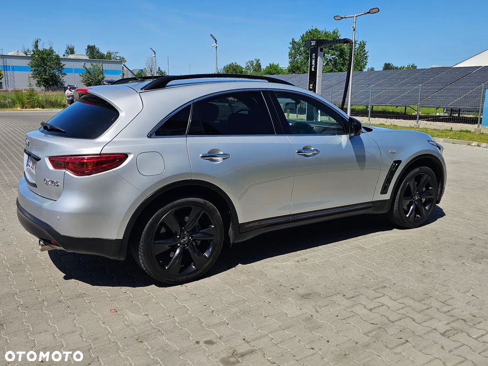 Infiniti Q70 - 3