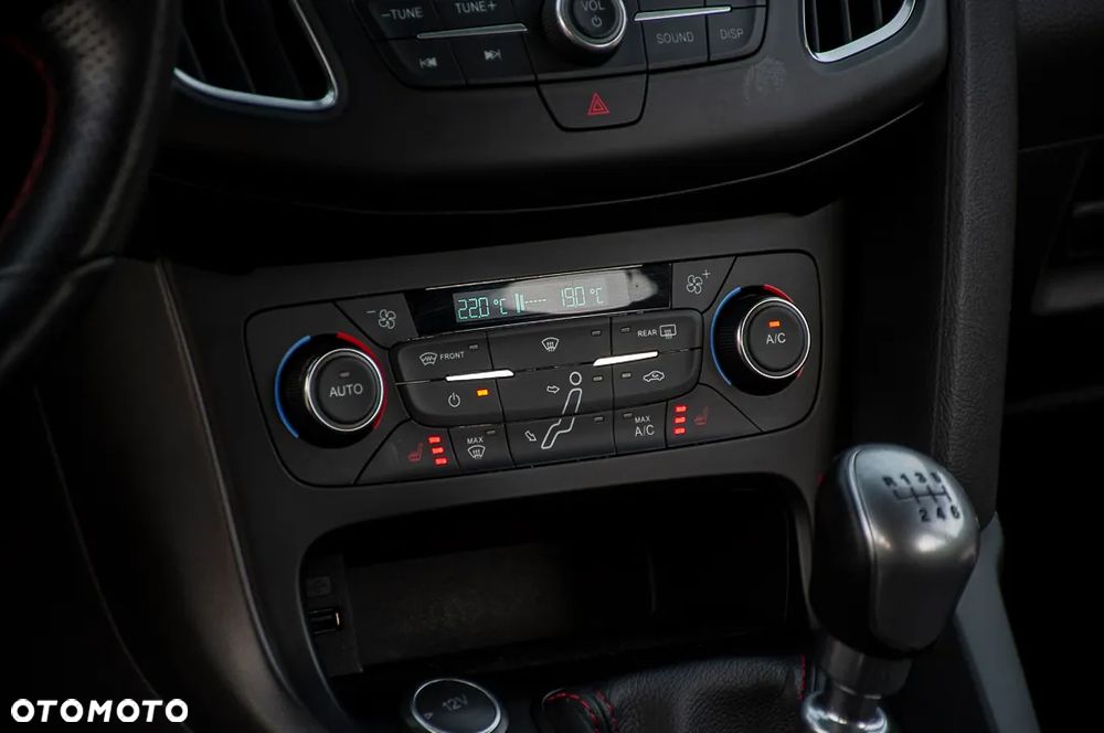 Ford Focus 1.5 EcoBoost STart-Stopp-System ST-LINE - 35