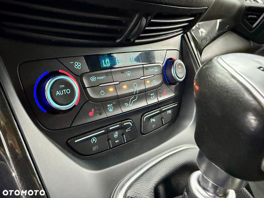 Ford Kuga 1.5 EcoBoost 2x4 ST-Line - 27