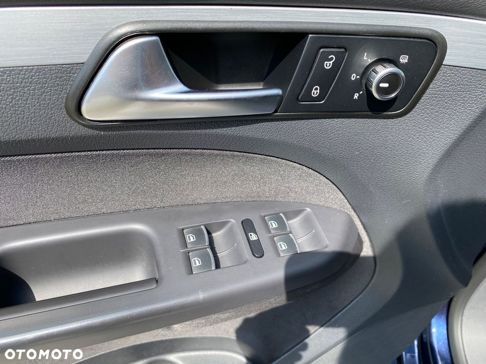 Volkswagen Touran 2.0 TDI DPF BlueMotion Technology Cup - 25
