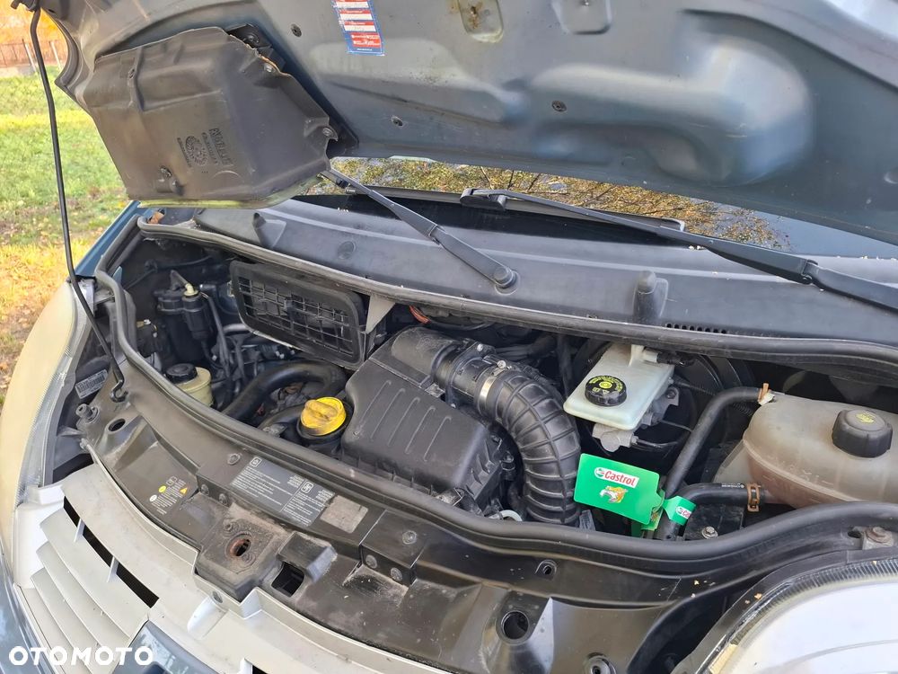 Renault Trafic - 16