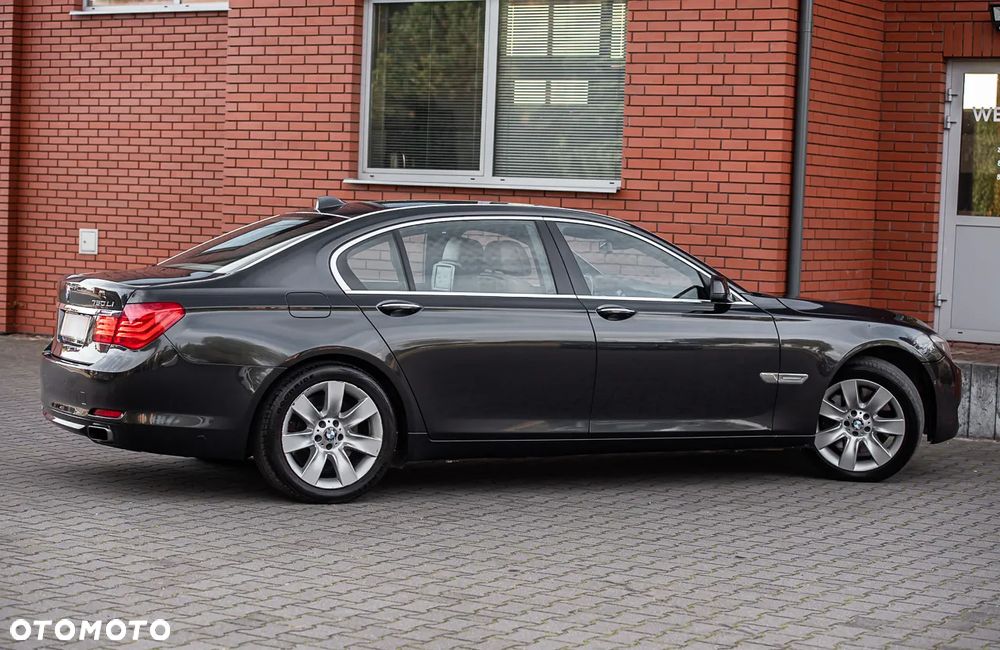 BMW Seria 7 750Li - 14