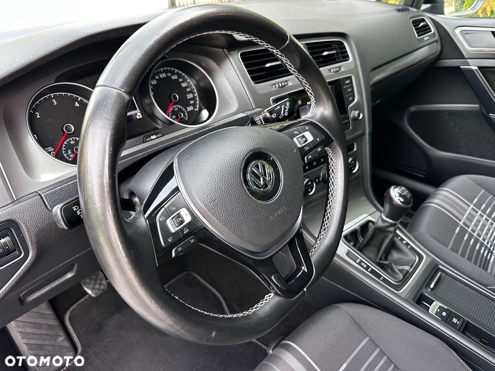 Volkswagen Golf 2.0 TDI BlueMotion Technology Lounge - 32