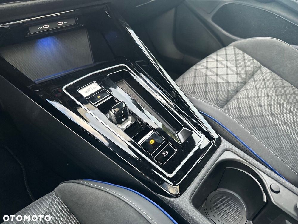 Volkswagen Golf Variant 2.0 TDI R-Line Plus DSG - 23