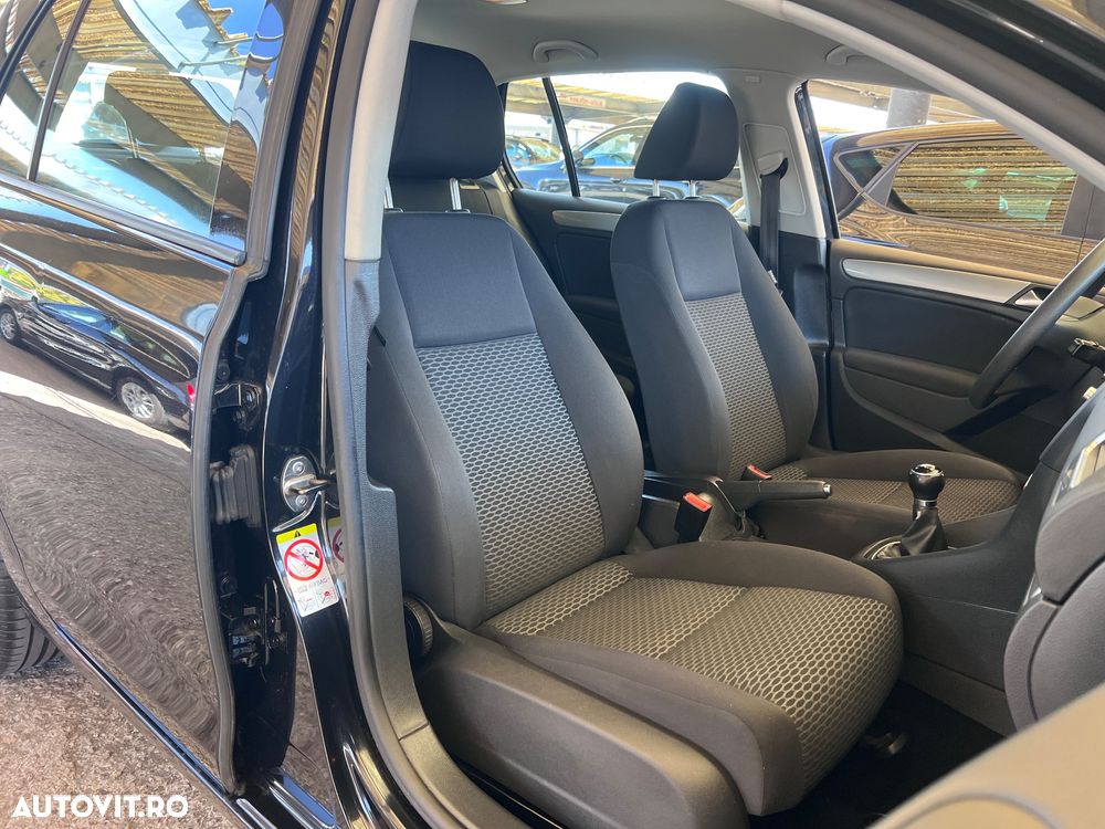 Volkswagen Golf - 8