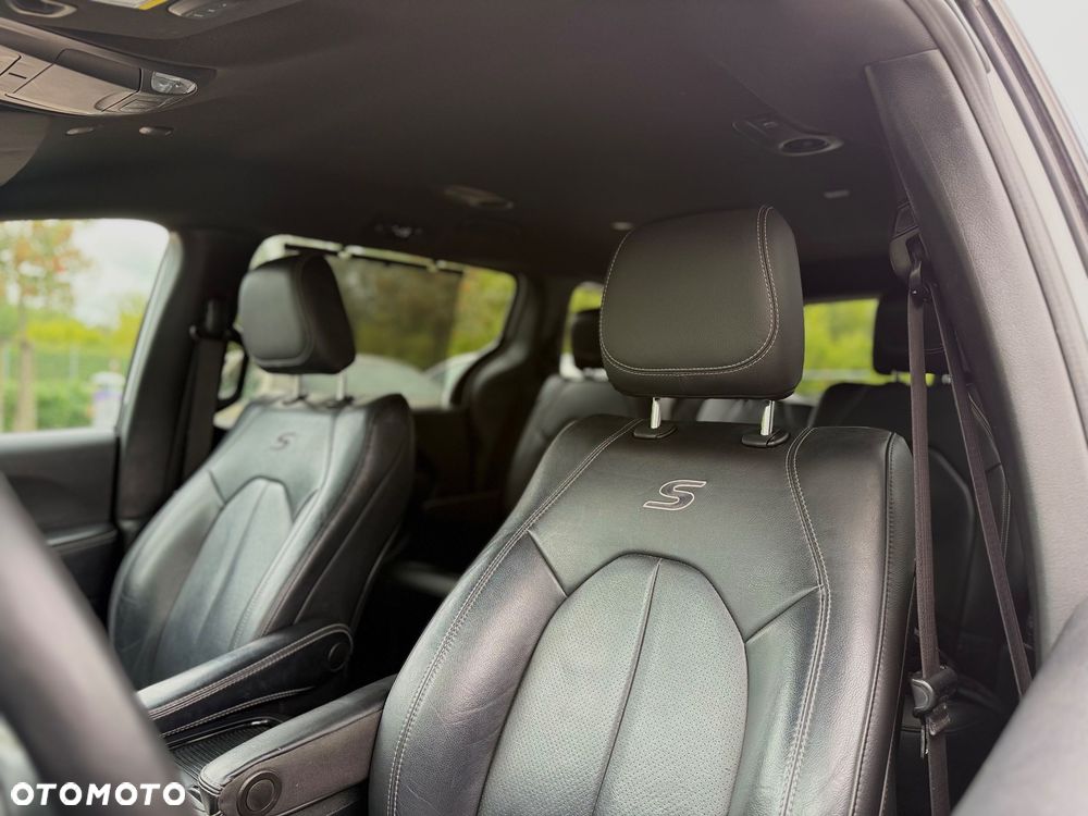 Chrysler Pacifica - 9