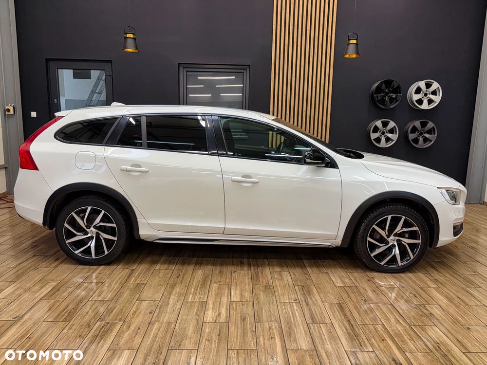 Volvo V60 Cross Country D3 Geartronic Summum - 7