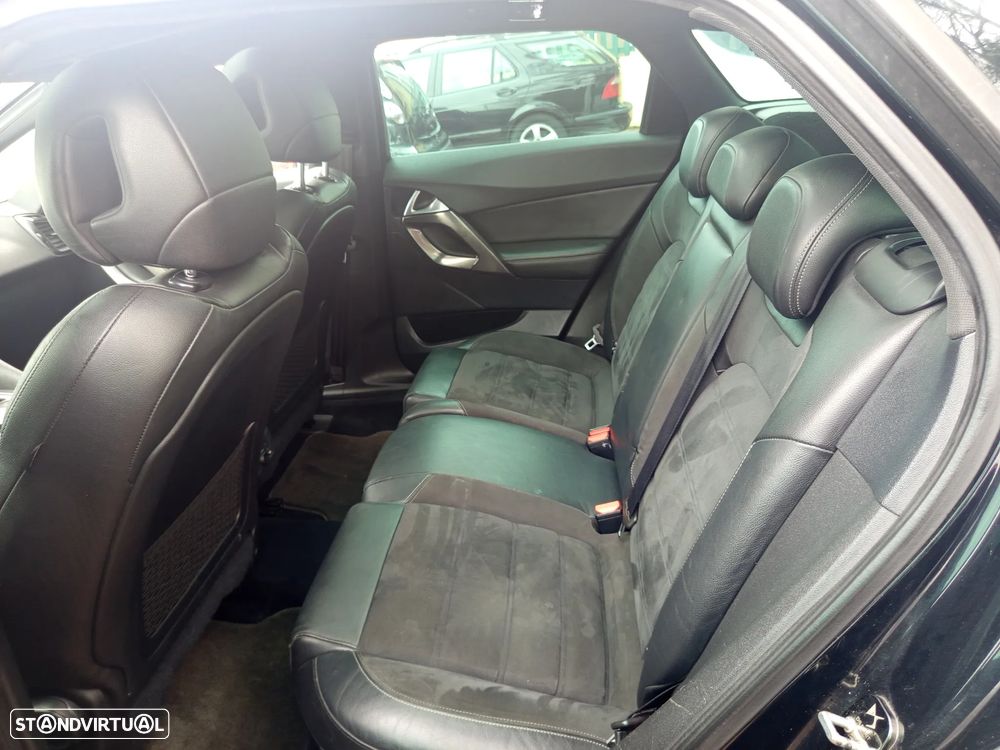 Citroën DS5 e-HDi 115 EGS6 SoChic - 26