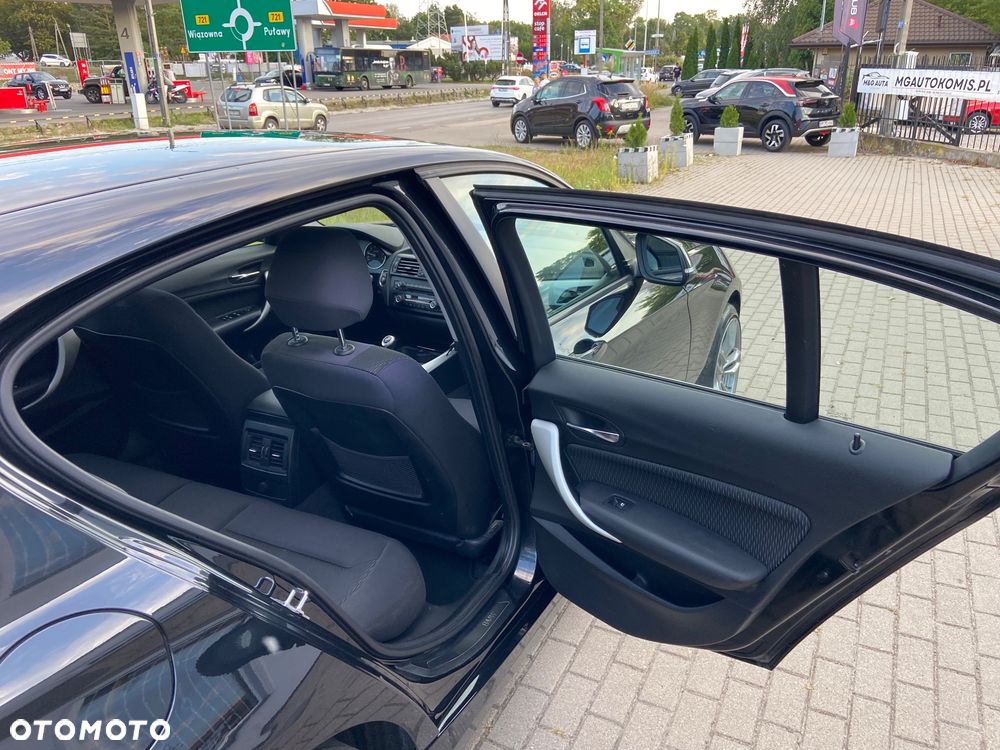 BMW Seria 1 118i Sport Line - 36