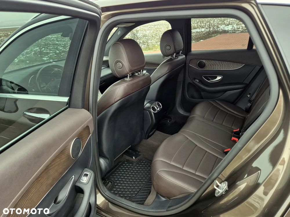 Mercedes-Benz GLC - 27