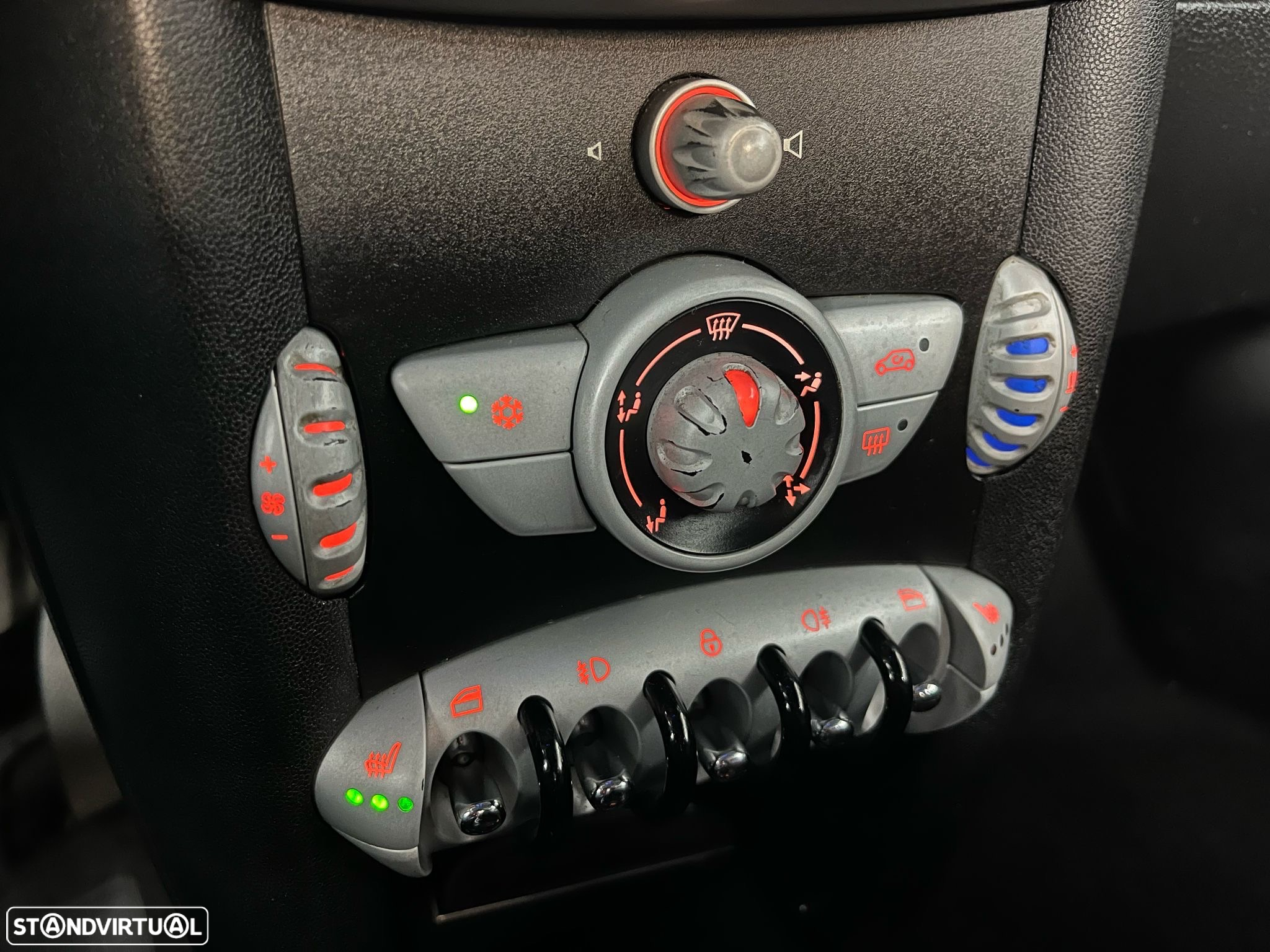 MINI 3 Portas Cooper D - 24