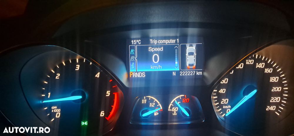 Ford Kuga 2.0 TDCi Powershift 4WD Titanium - 2