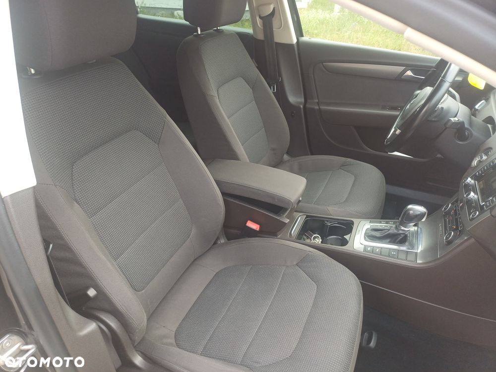 Volkswagen Passat 2.0 TDI 4Mot Highline DSG - 25