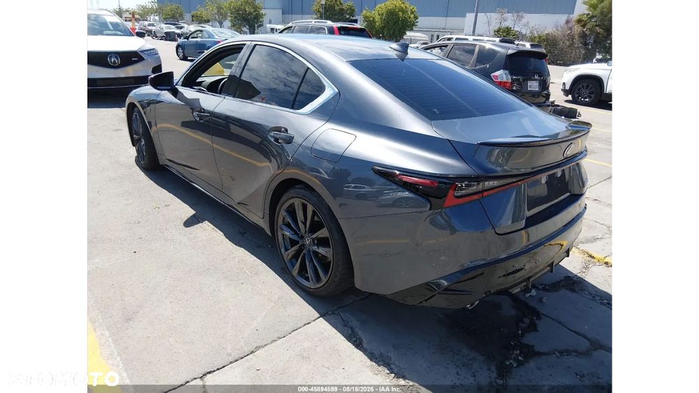 Lexus IS - 5