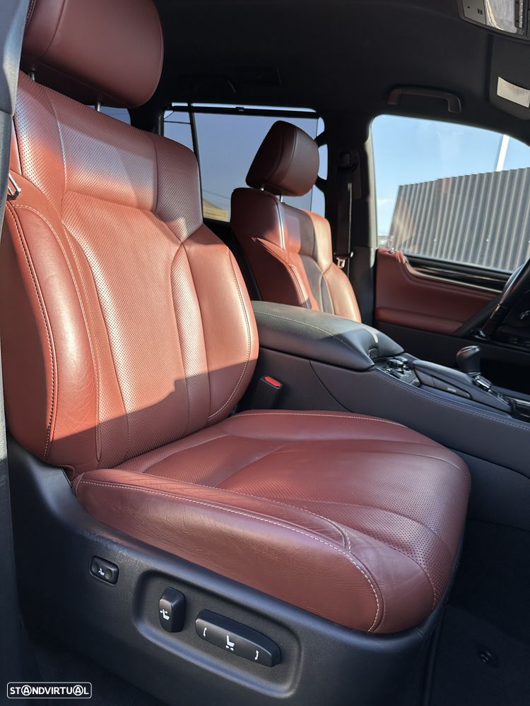 Lexus LX 450 - 32